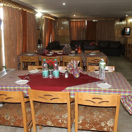 Fluorescence Hotel And Restaurant Gulmarg Bagian luar foto